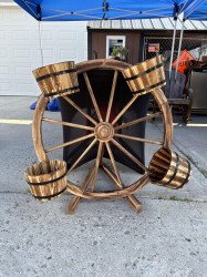 Wagon wheel upright with buckets (WD-Wheel4)